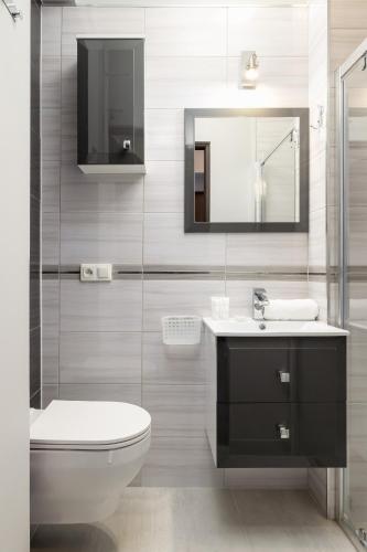 One-Bedroom Apartment image 10