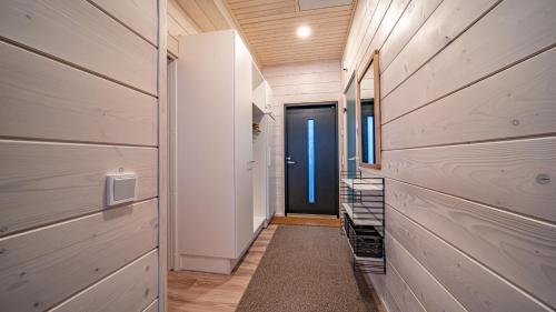 Pitkäkuusen mökki (Pitkakuusen mokki) in อากาสโลมโปโล