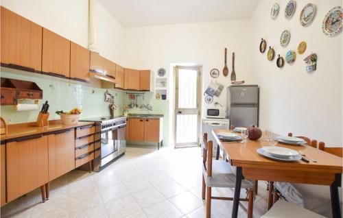 Nice Home In Piano Di Mommio With 2 Bedrooms
