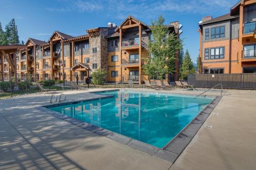 Suncadia Resort Condo with Seasonal Pool Access!