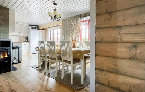 4 Bedroom Cozy Home In Reinli