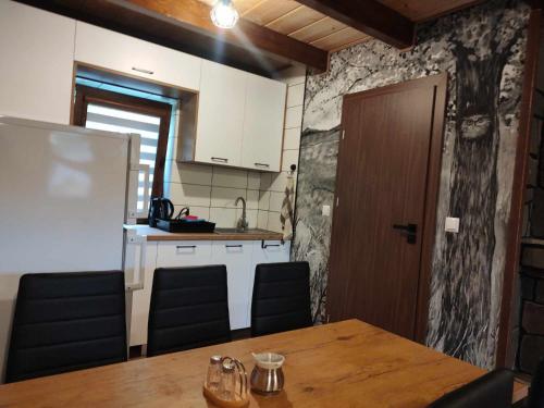 Konyha, Domek Dzikusówka 1 Bieszczady Solina Polańczyk Zawóź Cisna (Domek Dzikusowka 1 Bieszczady Solina Polanczyk Zawoz Cisna) in Wolkowyja