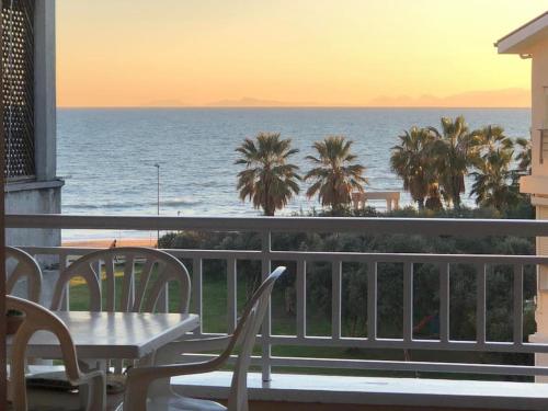 SEASİDE Beachfront Serviced Apartment