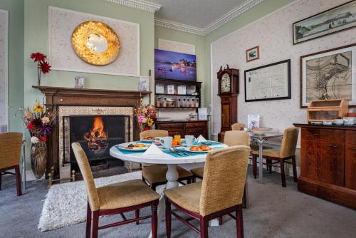 Food and beverages, Serenity Guest House in Scarborough