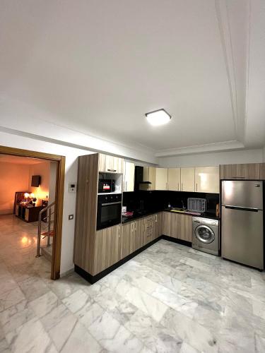Duplex moderne à 1 minute à pied de la plage- Résidence Miramar Mohammedia photo 3