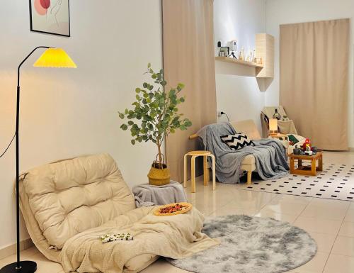 HeyMuji Projector-Netflix-Darts-Near Lotus HeyMuji Projector-Netflix-Darts-Near Lotus