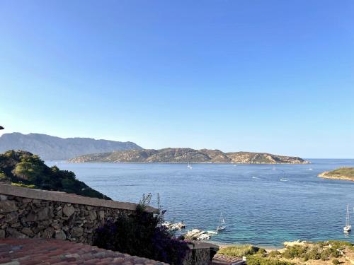 Punta Est Trilocale Soppalco con Terrazza Vista Mare