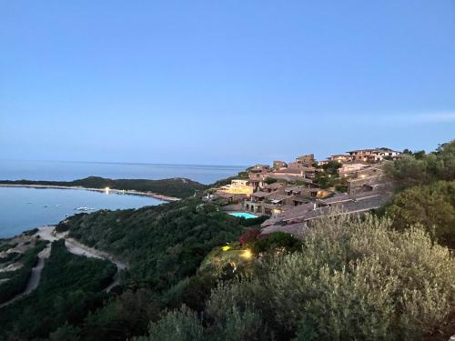 Punta Est Trilocale Soppalco con Terrazza Vista Mare