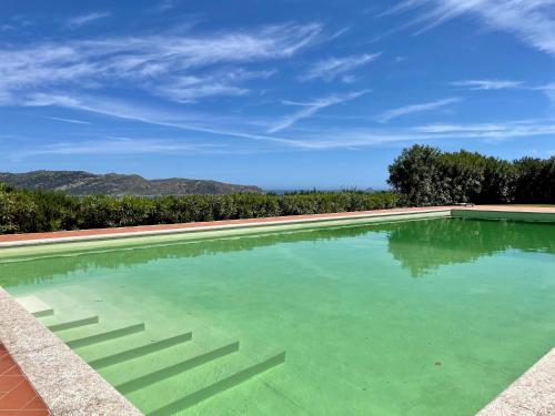 Punta Est Trilocale Soppalco con Terrazza Vista Mare