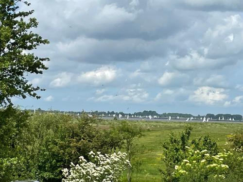 Vakantiewoning Sneekermeer, huur sloep of zeilboot mogelijk