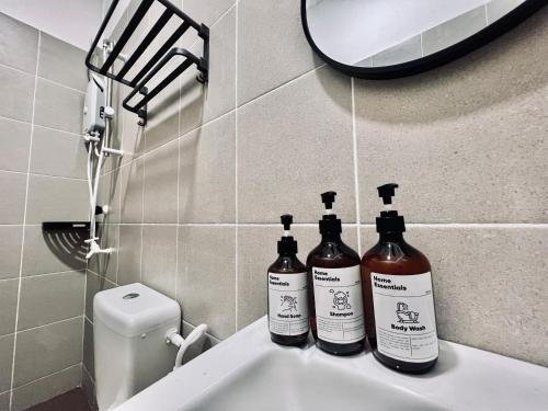 HeyMuji Projector-Netflix-Darts-Near Lotus HeyMuji Projector-Netflix-Darts-Near Lotus