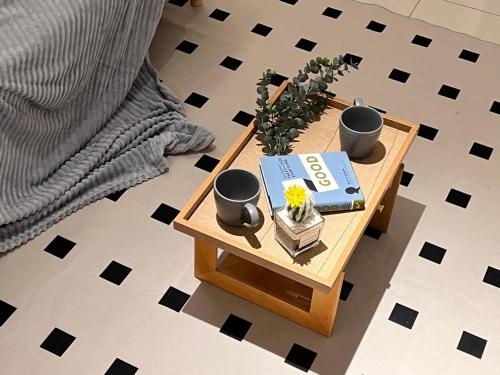 HeyMuji Projector-Netflix-Darts-Near Lotus HeyMuji Projector-Netflix-Darts-Near Lotus