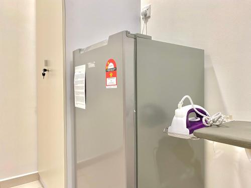 HeyMuji Projector-Netflix-Darts-Near Lotus HeyMuji Projector-Netflix-Darts-Near Lotus