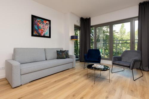 Apartment Avenue Solidarnosci on Wola by Noclegi Renters, Warsaw
