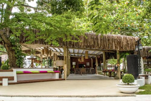 Hotellet från utsidan, Hotel Mundai Praia Camping e Est para Mh in Porto Seguro