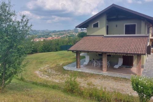  Casa Pier, Ferienwohnung in Castagnole Lanze