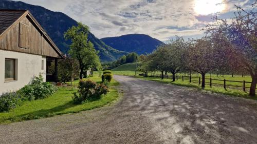 Ferienwohnung Mostheuriger Leo-Hof Kathi, Pension in Hirschwang bei Schwarzau im Gebirge