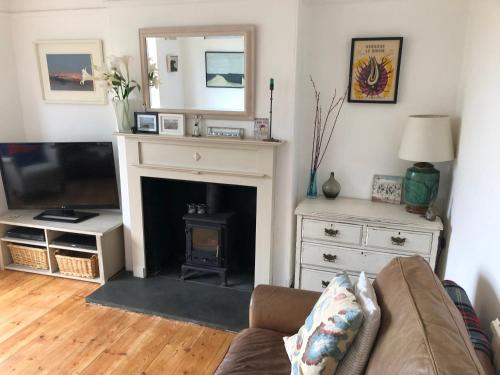 5 Bed House - Sleeps 15 - Pets - Garden - Parking in 金斯布里奇
