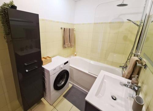 Stylish apartment with parking & spacious balcony, Riga (Foto 4)
