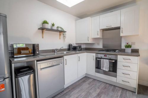 Butterfly Gardens 2 bed apartment sleep upto 4 in Blackfordby