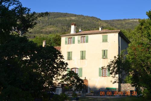 Pays du Verdon , étape, séjour fraîcheur dans maison de caractère - Pension de famille - La Bastide