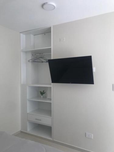 One-Bedroom Apartment image 5