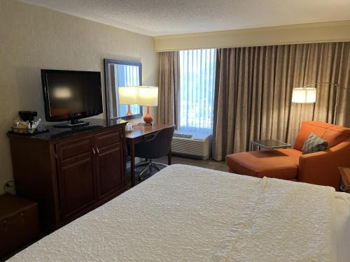 Hampton Inn St. Louis-Airport - image 2