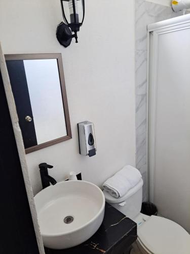 浴室, Blanco Sereno - Depto 2 - 2 Min Malecón (Blanco Sereno - Depto 2 - 2 Min Malecon) in 馬薩特蘭市中心