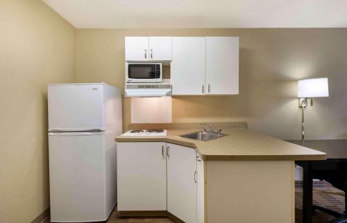 Extended Stay America Suites - Cleveland - Beachwood - Orange Place - South