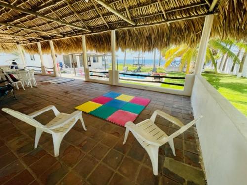 Seaside Beach House, Monterrico