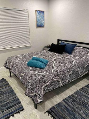 Lovely 2-beds Central Clearwater Apartment in Clearwater, USA