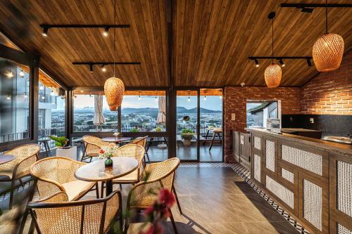 Mien Suong Khoi - Home & Cafe - 레스토랑