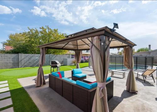 Resort-style home with pool in Phoenix minutes from State Farm Stadium!