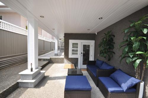 Facilities, New Luxurious 3 Bedroom Kingsway Castle Suite in Burnaby (BC)