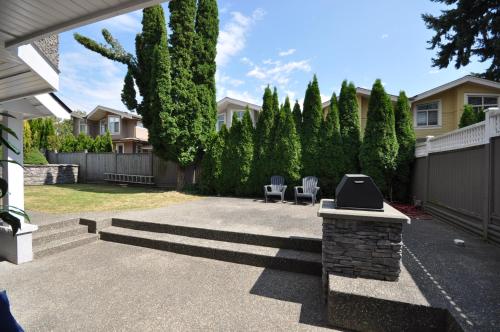 View, New Luxurious 3 Bedroom Kingsway Castle Suite in Burnaby (BC)