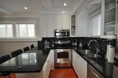 Facilities, New Luxurious 3 Bedroom Kingsway Castle Suite in Burnaby (BC)