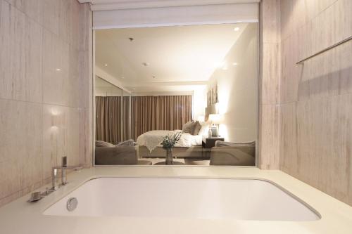 Signature Holiday Homes - D1 Tower - image 14