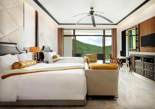 The St. Regis Sanya Yalong Bay Resort