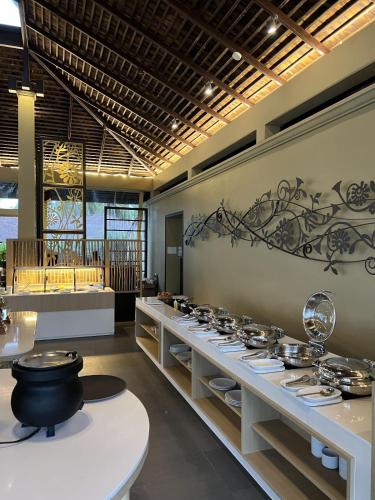 Food and beverages, TUI BLUE The Passage Samui Private Pool Villas & Beach Resort in Bang Por