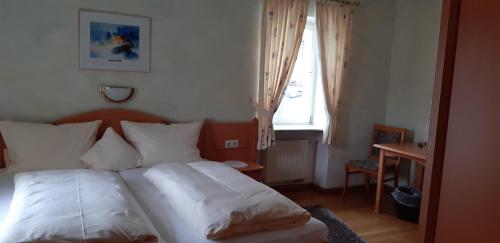 Linden's Pension-Restaurant in Ayl