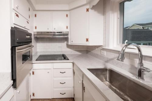 Main House at One Long Beach Main House at One Long Beach