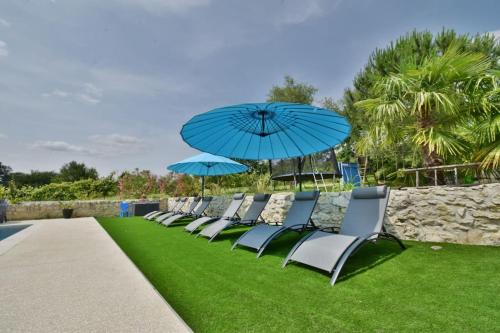 Gite de groupe "L'Unisson" Domaine La Rose des Vents in Castelnau Sur L'Auvignon