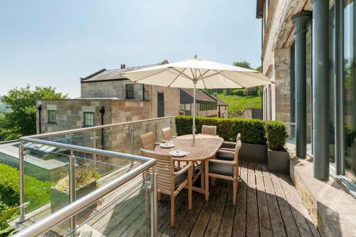 The Paper Mill: Beautiful retreat. Stunning views in Combe Down