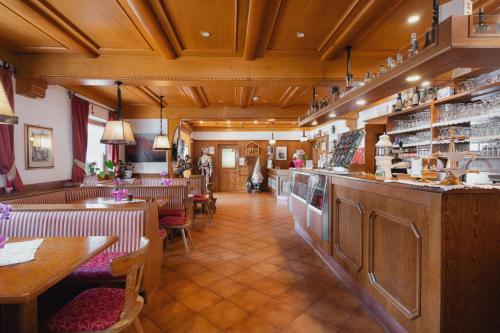 Berg Hotel Latemar Spitze - 로비