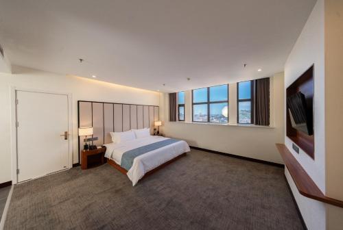 room detail thumbnail 1