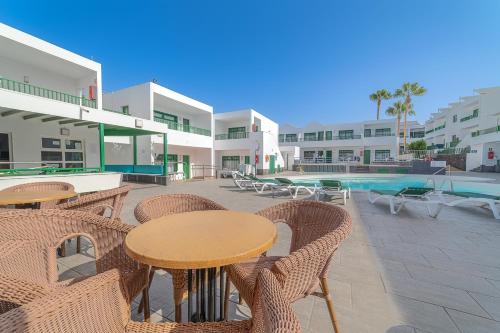 Apartamentos Elena - image 8