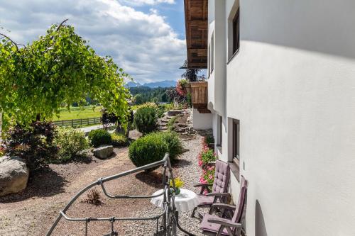 ทัศนียภาพภายนอกโรงแรม, Anni in โมส