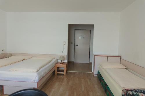 Triple Room image 3