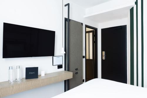 Carina Tour Eiffel - image 3