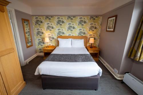 Commodore Hotel by Greene King Inns - image 12